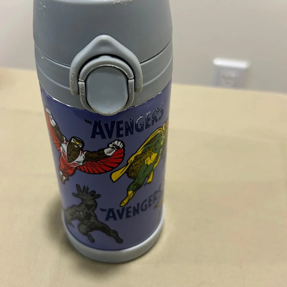 Pottery Barn Kids Marvel Avengers backpack with matching thermos - Picture 7 of 9
